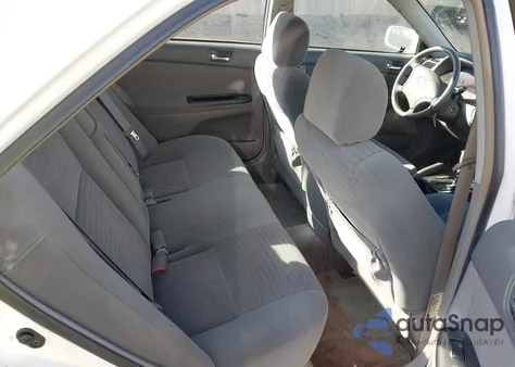 2005 Toyota Camry Le z USA, uszkodzony, nr VIN 4T1BE32K75U633665